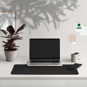 Aardingsmat Carbonleder 26x68cm als polssteun en muismat met laptop