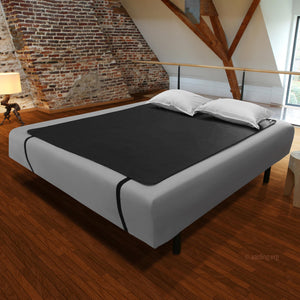 Earthing Sleep Mat, Double 136 x 180cm (54" x 71") on a double bed with 2 grounding pillow cases